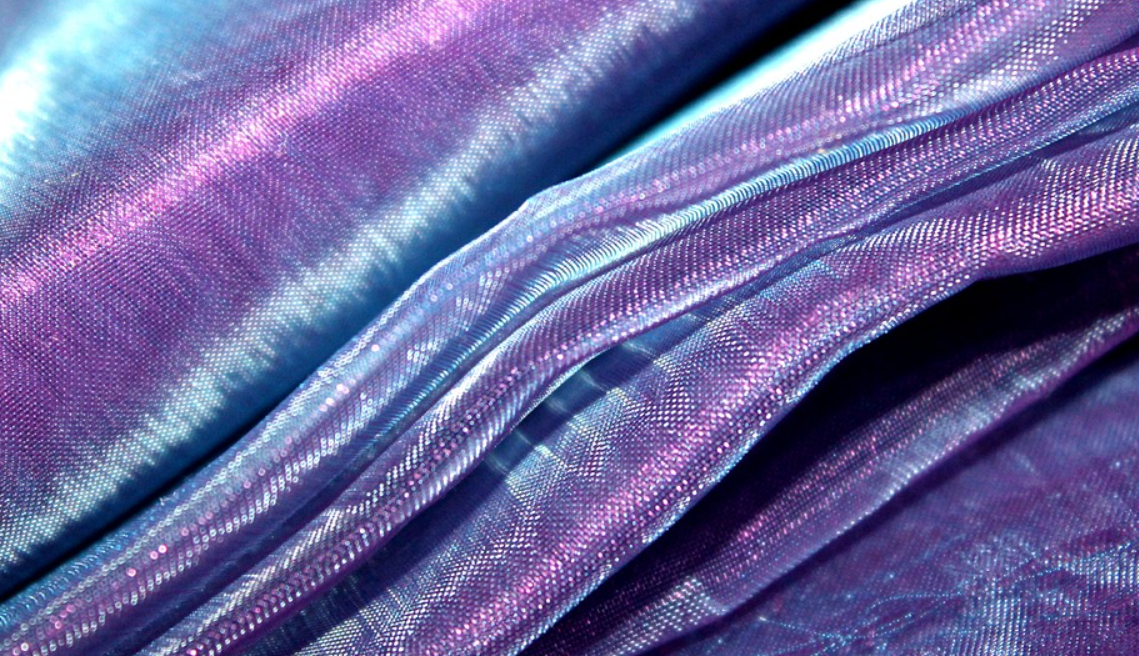fialová organza